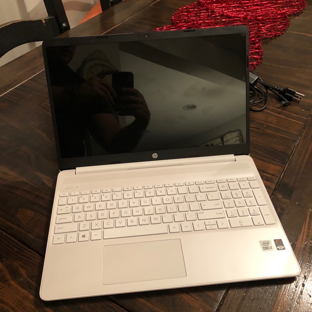 HP pavilion laptop (I7 processor)
